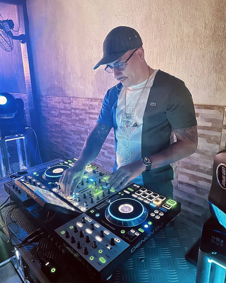 Cristian DJ na cabine